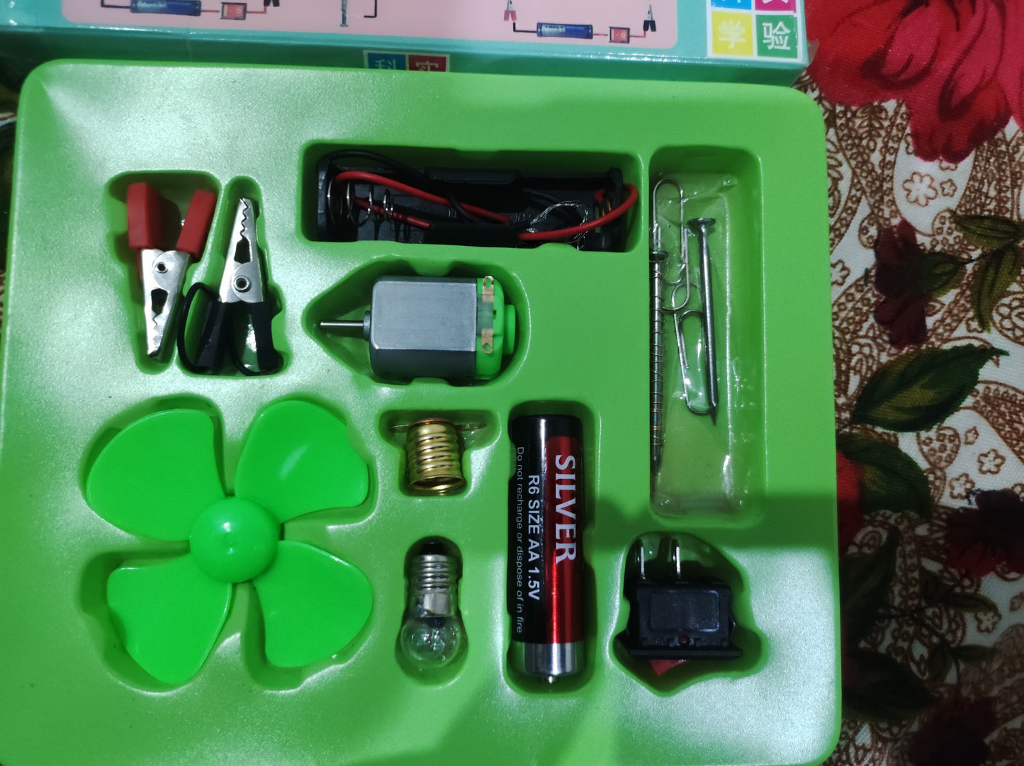 DIY Kids Science School Projects Experiment Kit.